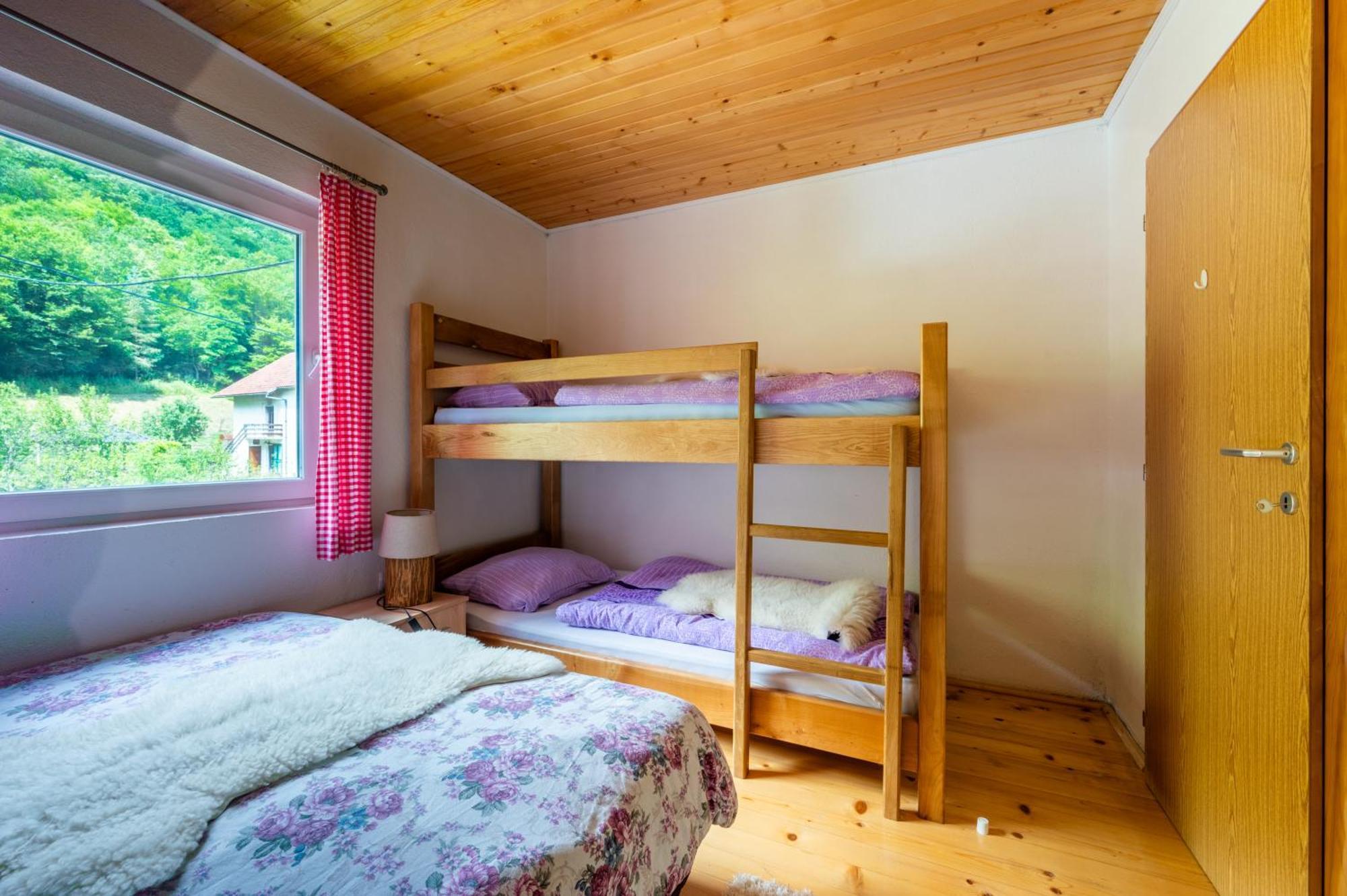 Domacinstvo Na Kraju Svijeta Guest House Sipovo Bagian luar foto