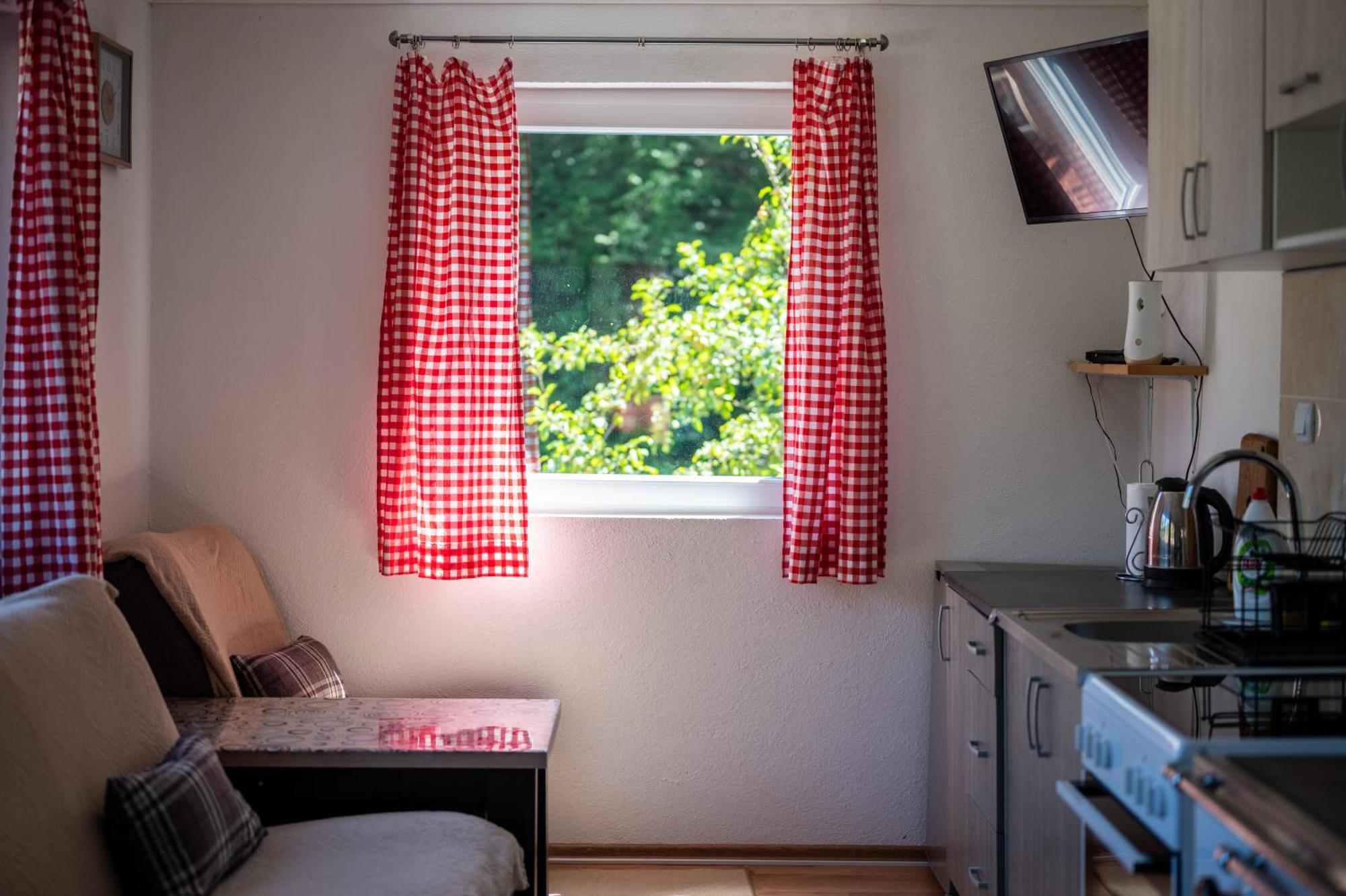 Domacinstvo Na Kraju Svijeta Guest House Sipovo Bagian luar foto