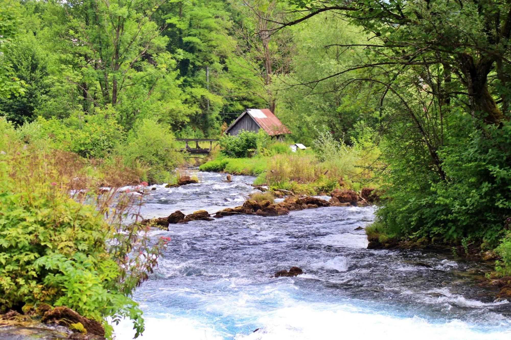 Domacinstvo Na Kraju Svijeta Guest House Sipovo Bagian luar foto