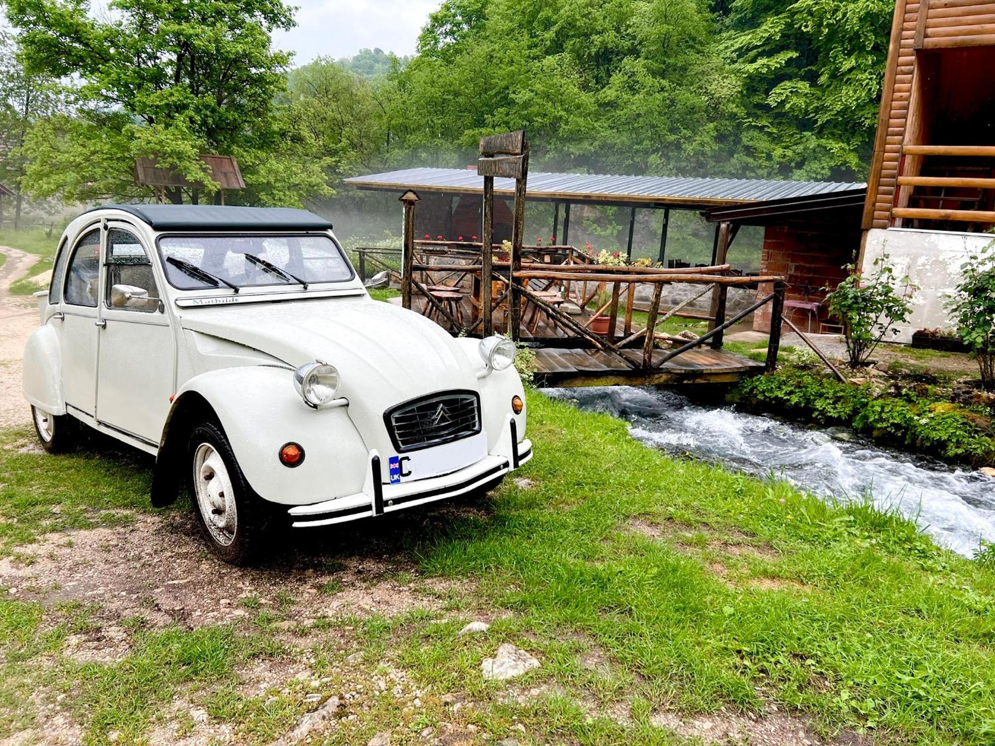 Domacinstvo Na Kraju Svijeta Guest House Sipovo Bagian luar foto