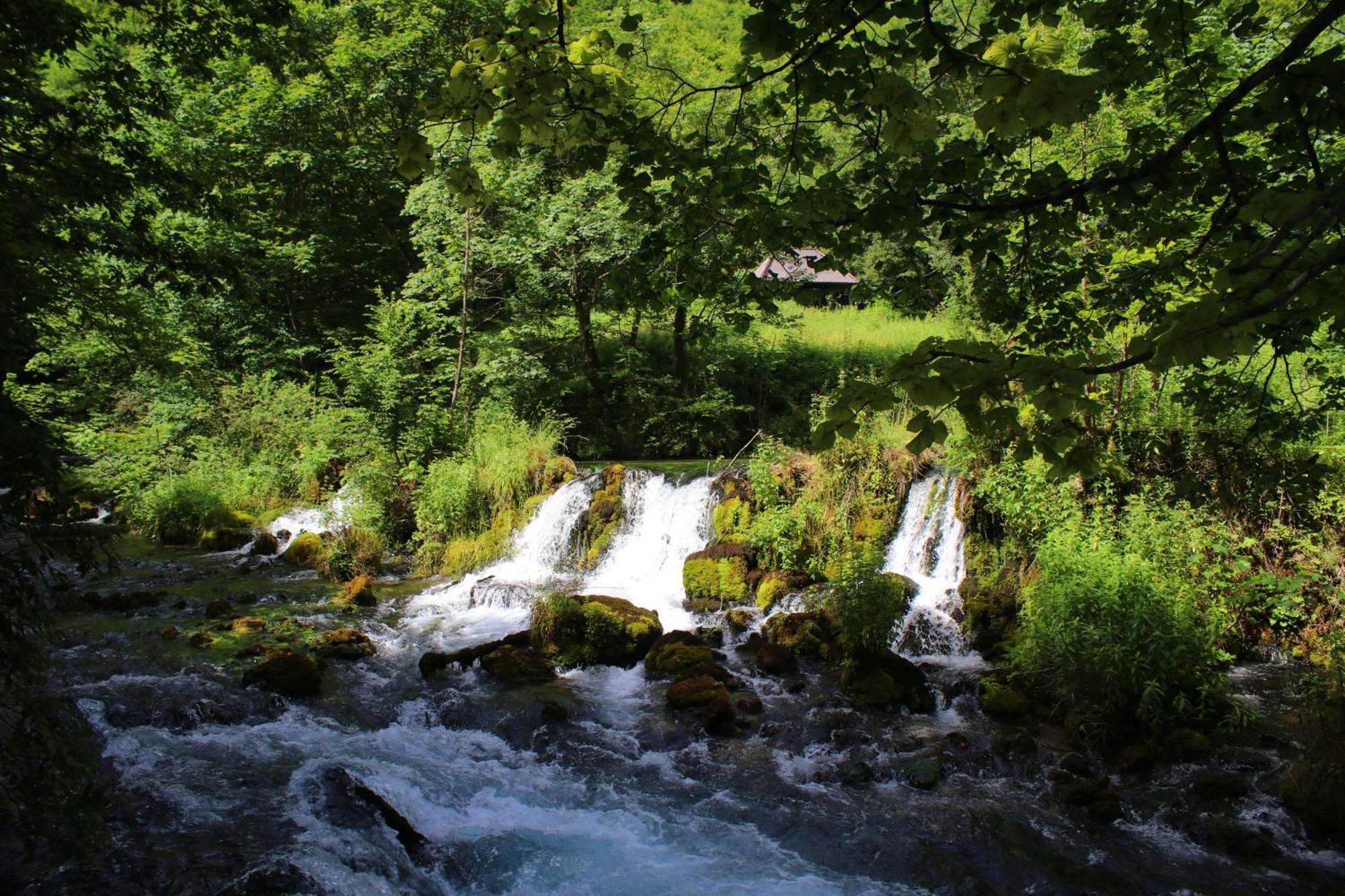 Domacinstvo Na Kraju Svijeta Guest House Sipovo Bagian luar foto