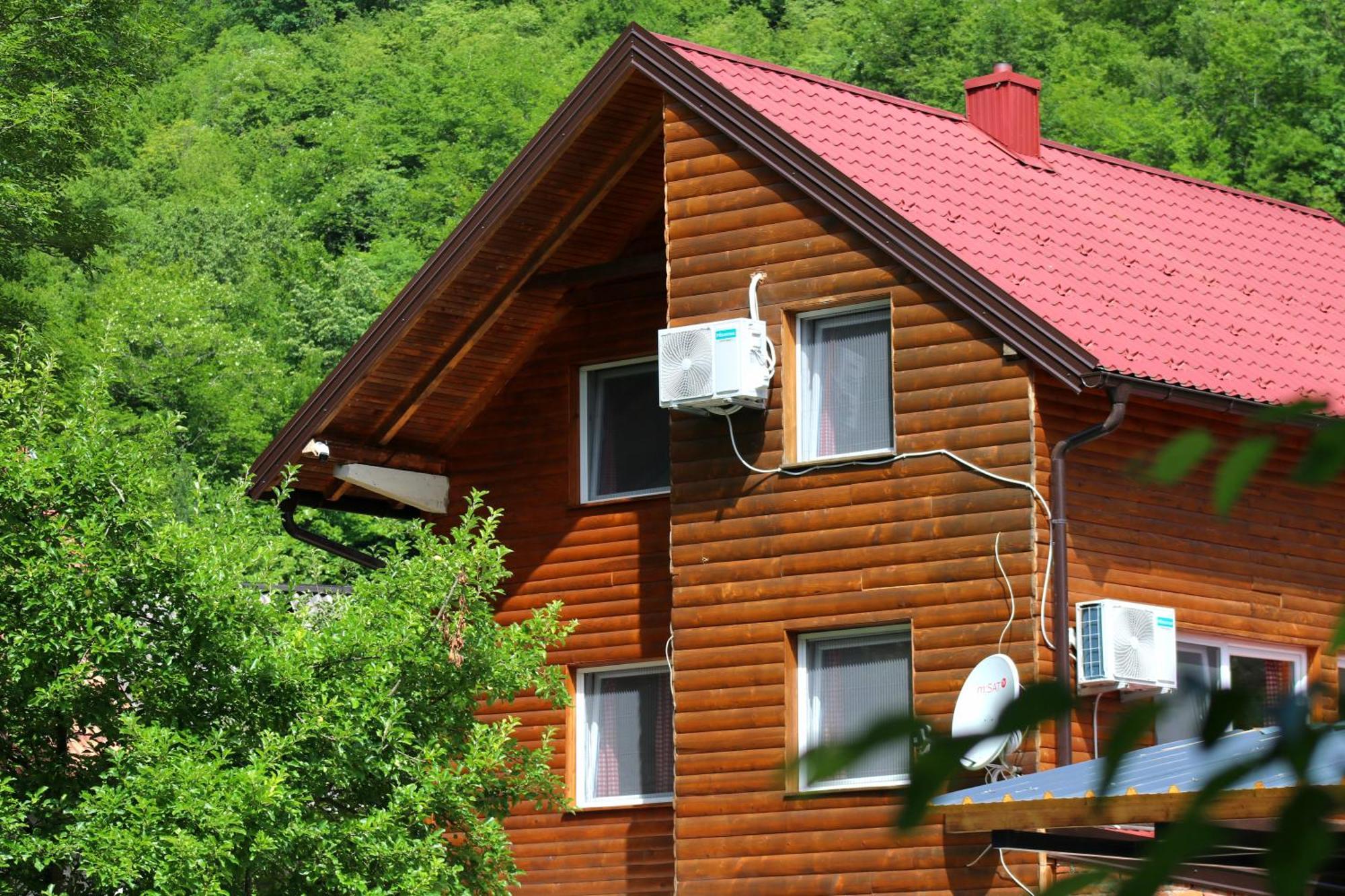 Domacinstvo Na Kraju Svijeta Guest House Sipovo Bagian luar foto
