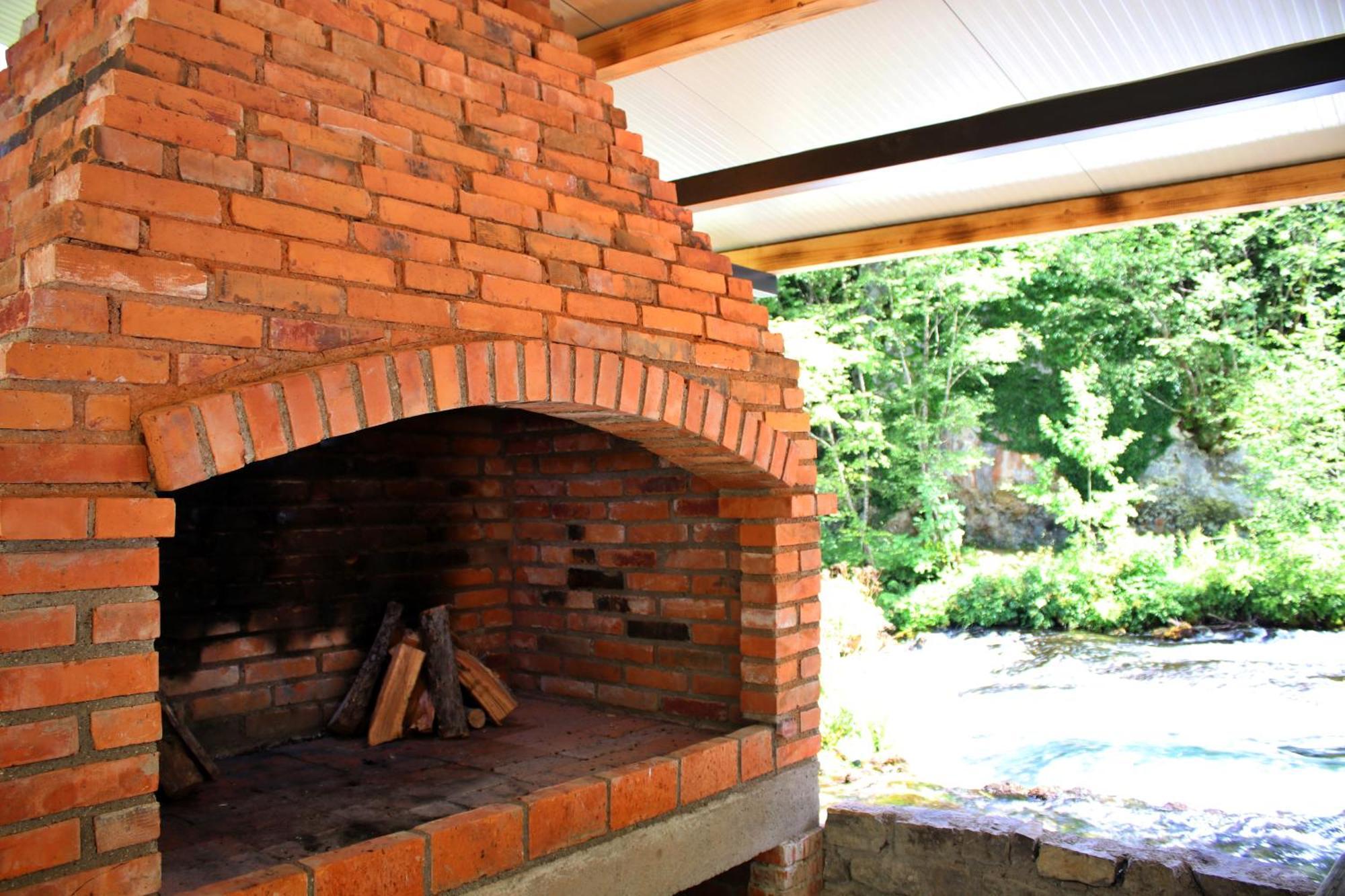 Domacinstvo Na Kraju Svijeta Guest House Sipovo Bagian luar foto