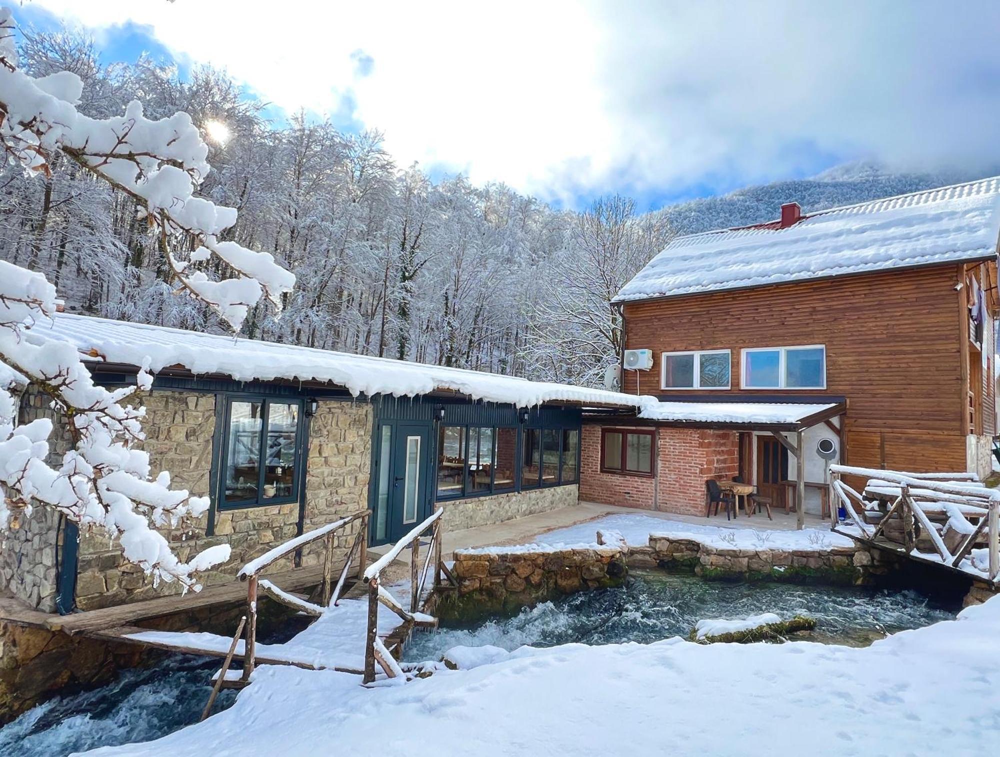 Domacinstvo Na Kraju Svijeta Guest House Sipovo Bagian luar foto